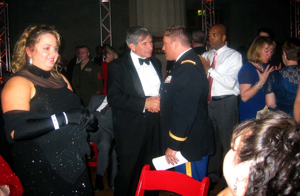 Wolfowitz Visits Wounded Soldier at Inaugural Ball