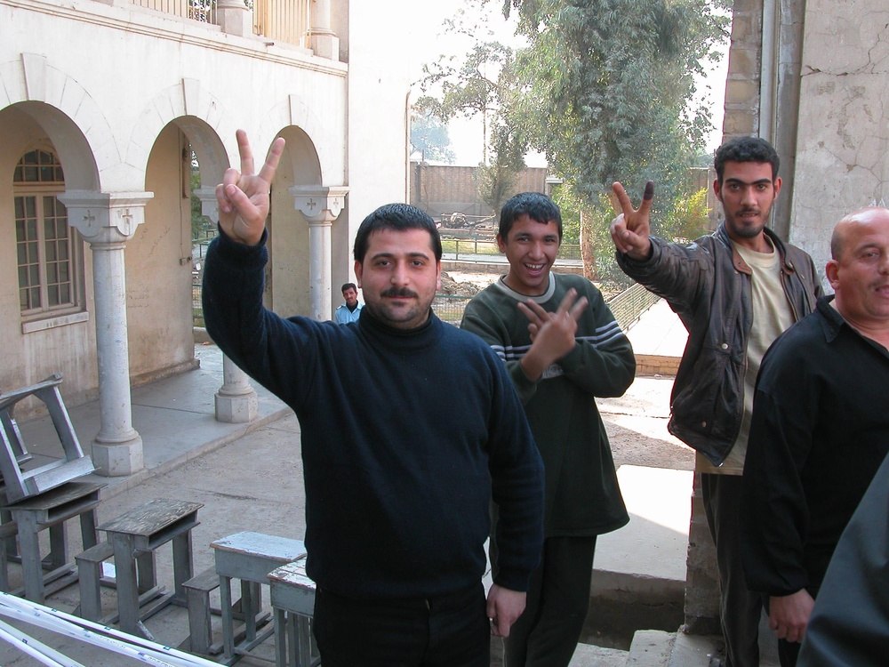 Smooth Voting in East Baghdad as Iraqis Give 'V for Victory' at Polls