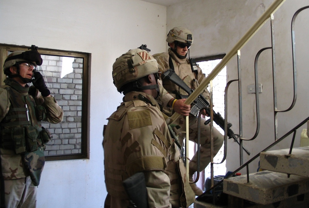 Soldiers Conduct Cordon-and-Search Operation in East Baghdad