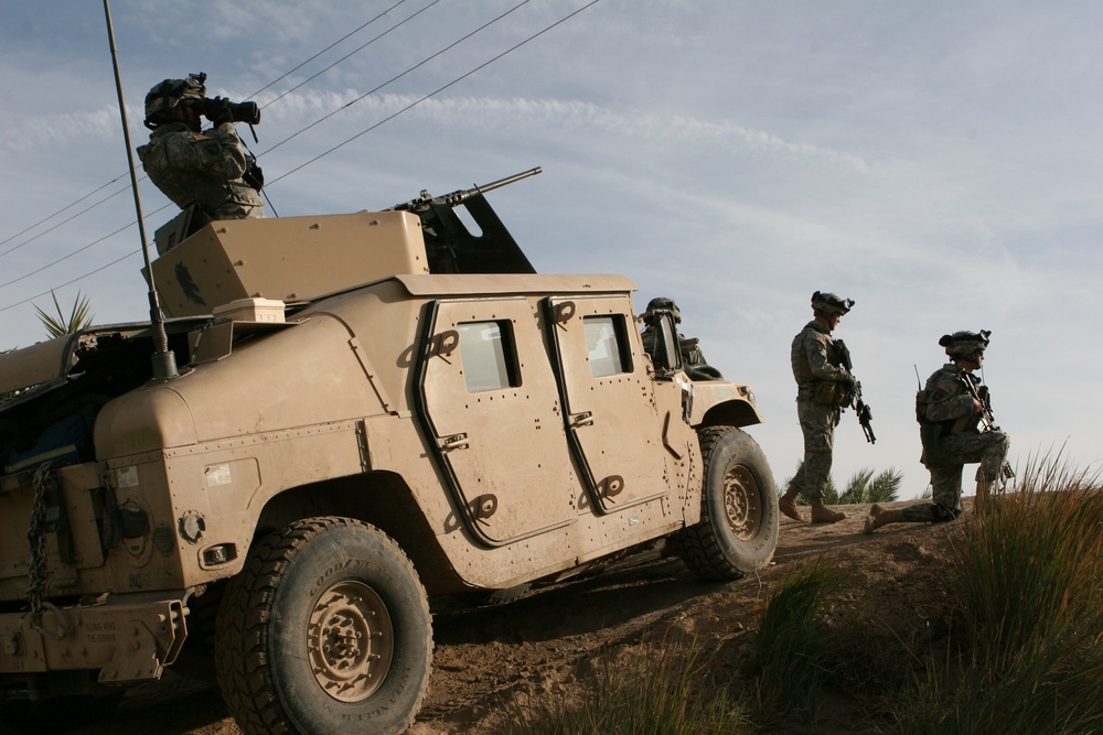 101st Airborne Secures Euphrates River Island in Search for Weapons, Terrorists