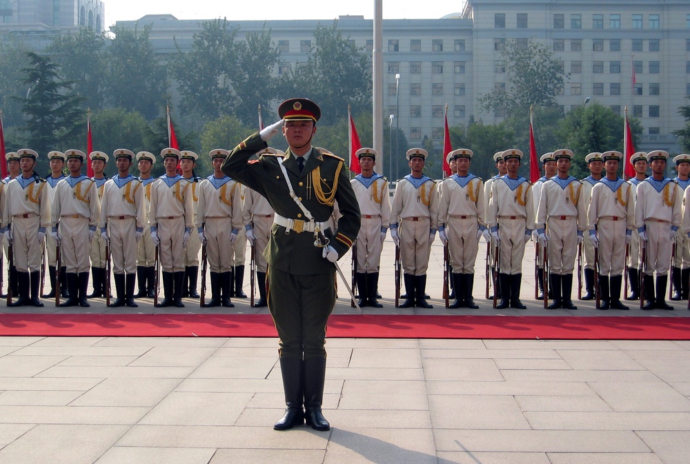 Chinese Troops Greet Rumsfeld During Beijing Visit