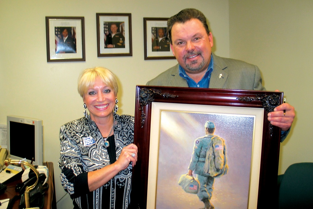 Artist Thomas Kinkade Donates Painting to Military Hospital