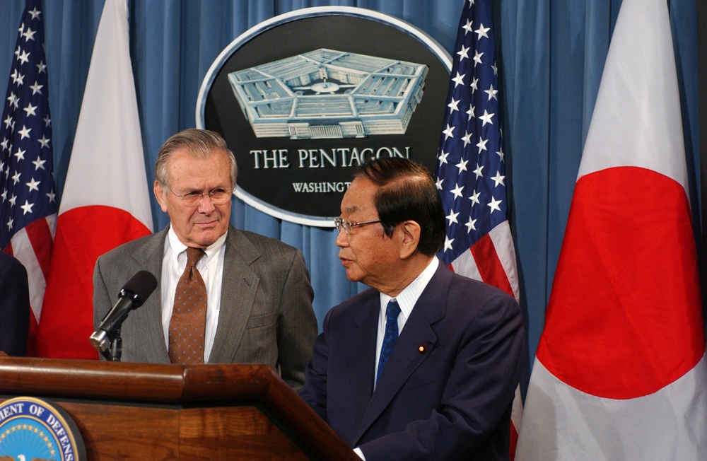 Rumsfeld and Japanese Defense Minister Discuss U.S.-Japan Alliance Transformation