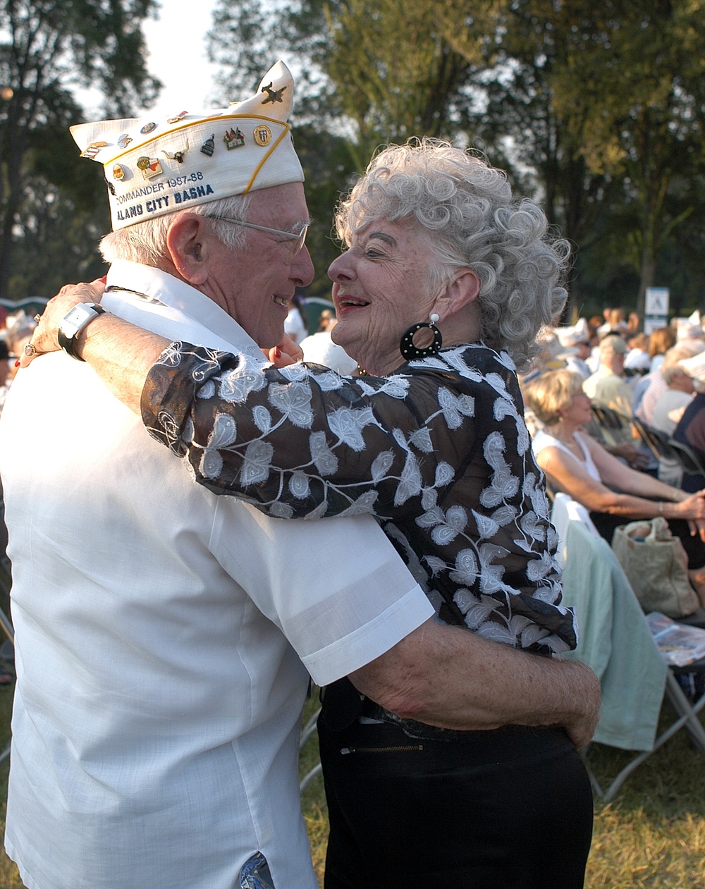Veteran Couple Dances at WWII Memorial Commemoration
