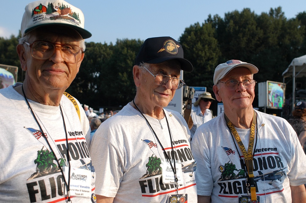 WWII Veterans Reunite at 60th Anniversary Commemoration