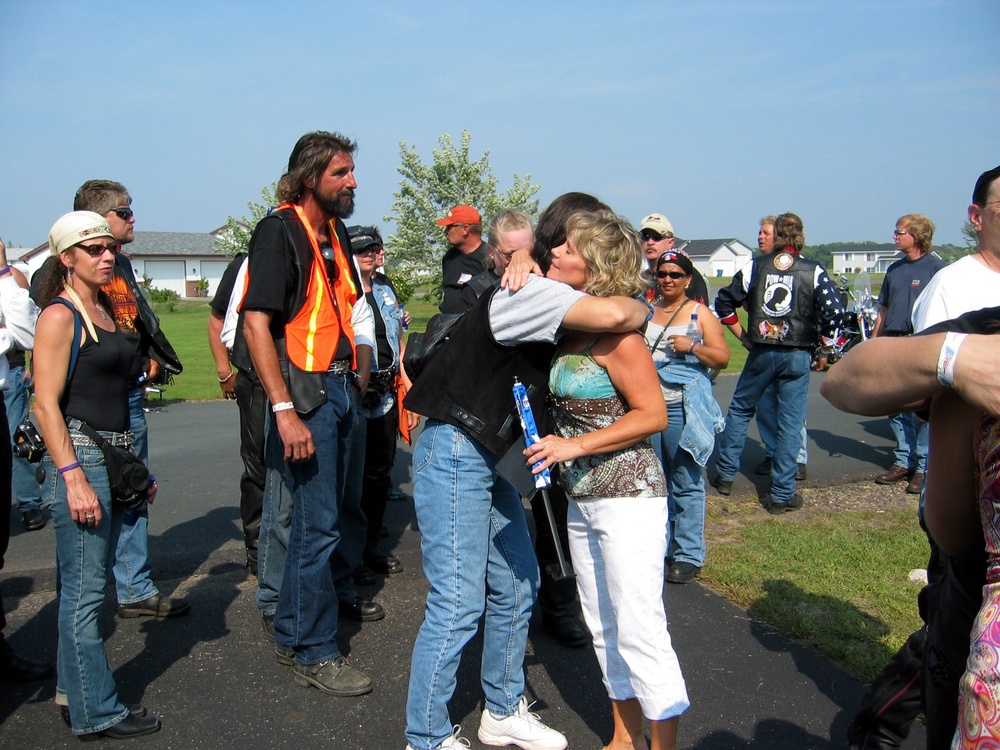 Motorcyclists Honor Fallen Soldier's Widow in Minnesota