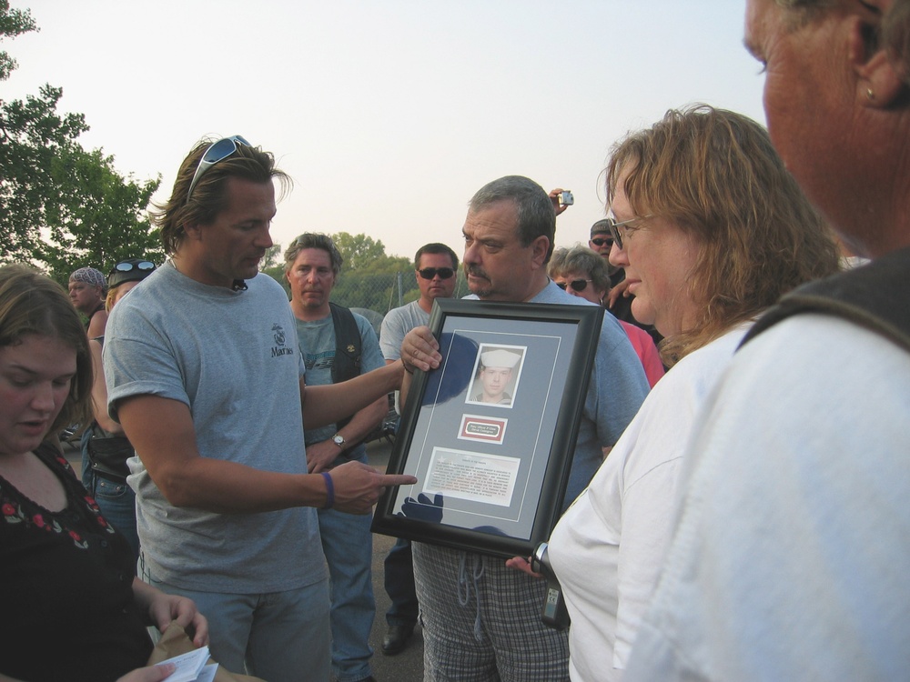 Universal South Artist Honors Fallen Soldier's Family