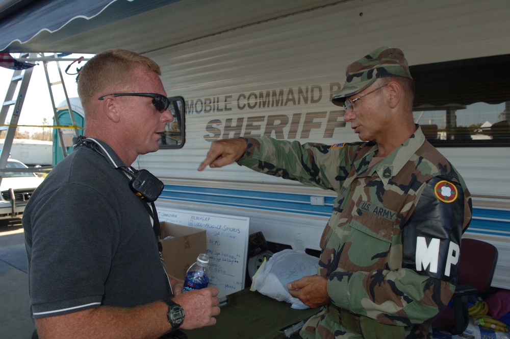 Mississippi Police and National Guard Coordinate Disaster Response After Hurricane Katrina