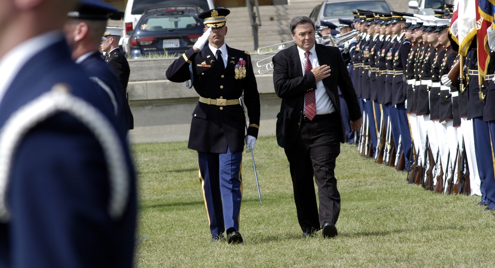 Hunter Honors POW/MIA Troops at Pentagon Ceremony