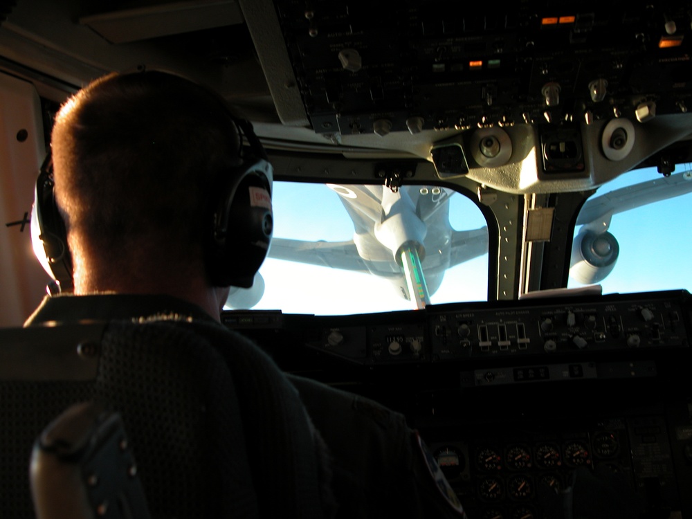 Air Force Pilot Refuels E-4B During Rumsfeld Trip to Central Asia