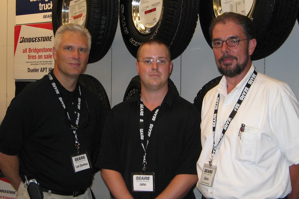 Sears Auto Center Honors Employee for Supporting Reservists