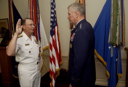 Giambastiani Sworn In as Vice Chairman of Joint Chiefs of Staff