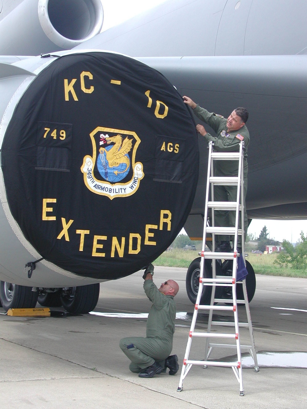 U.S. Air Force Crew Chiefs Prepare KC-10 Extender for Moscow Air Show
