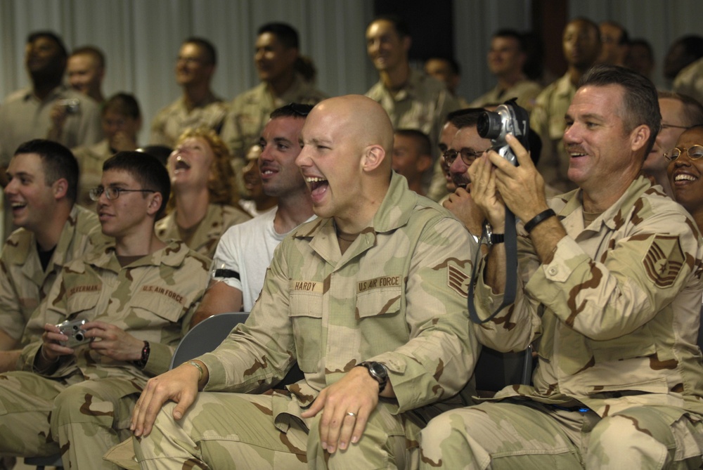 Servicemembers Enjoy USO Comedy Show in Kuwait