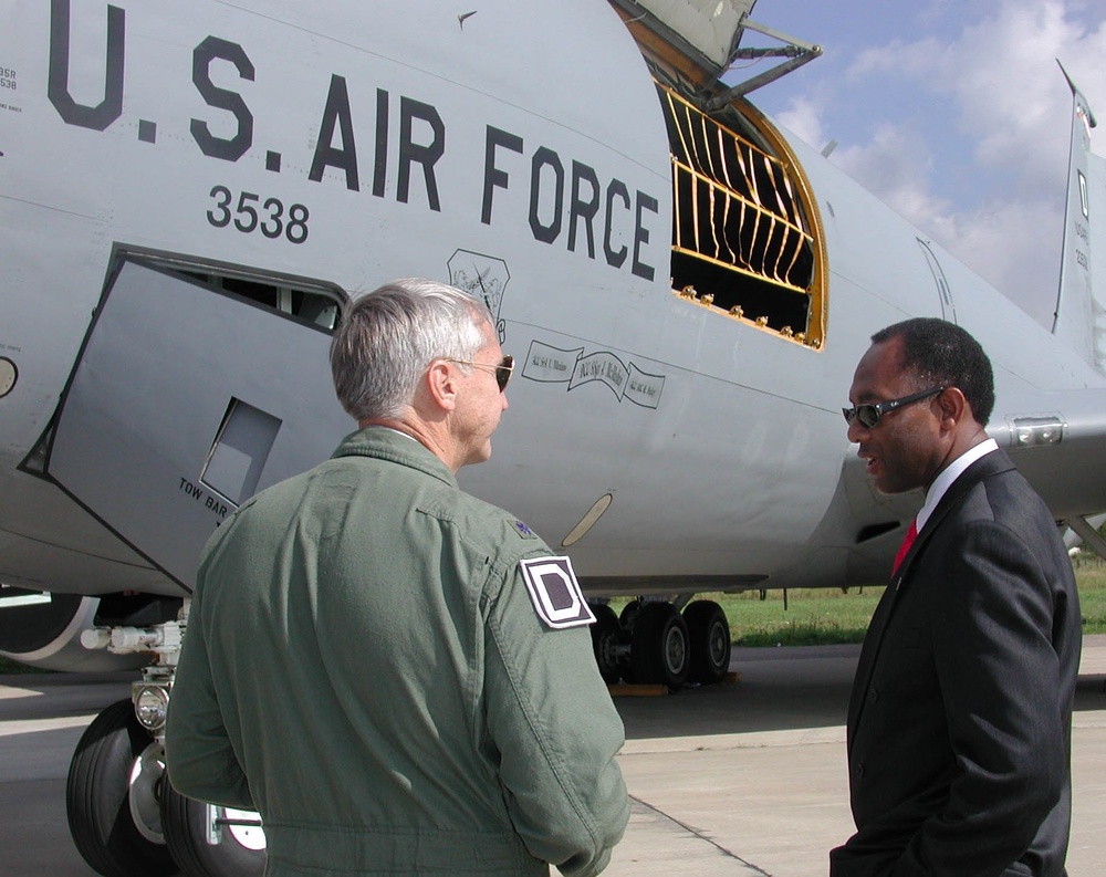 U.S. and Russian Military Officials Meet at Moscow Air Show