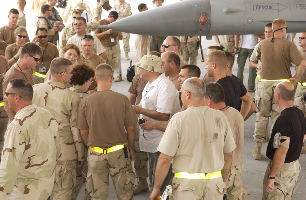 Drew Carey Entertains Troops at Southwest Asia Base