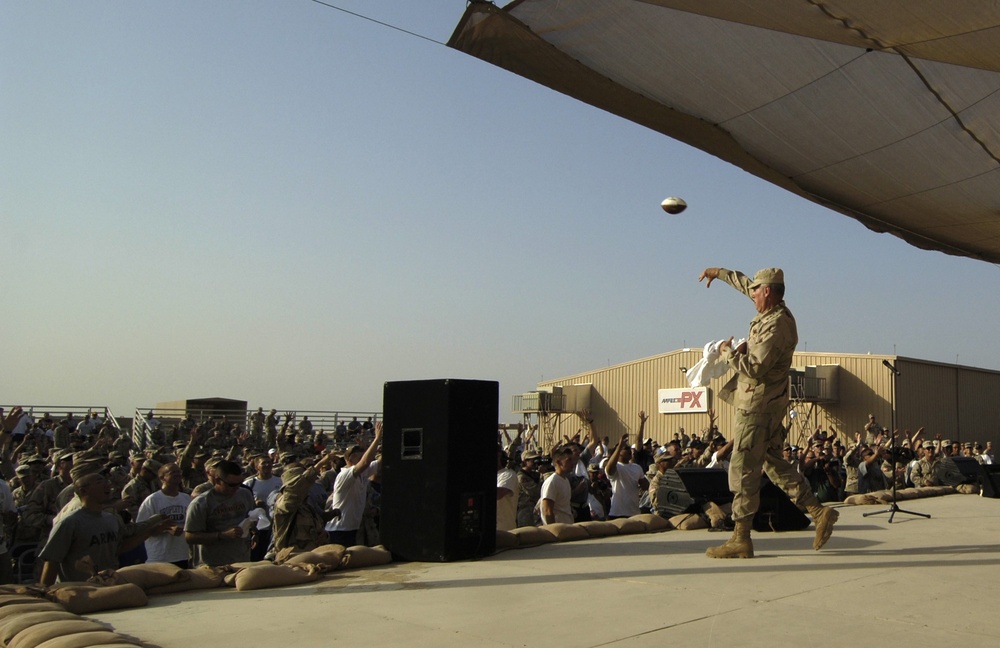Top U.S. General Engages Troops at USO Show in Kuwait