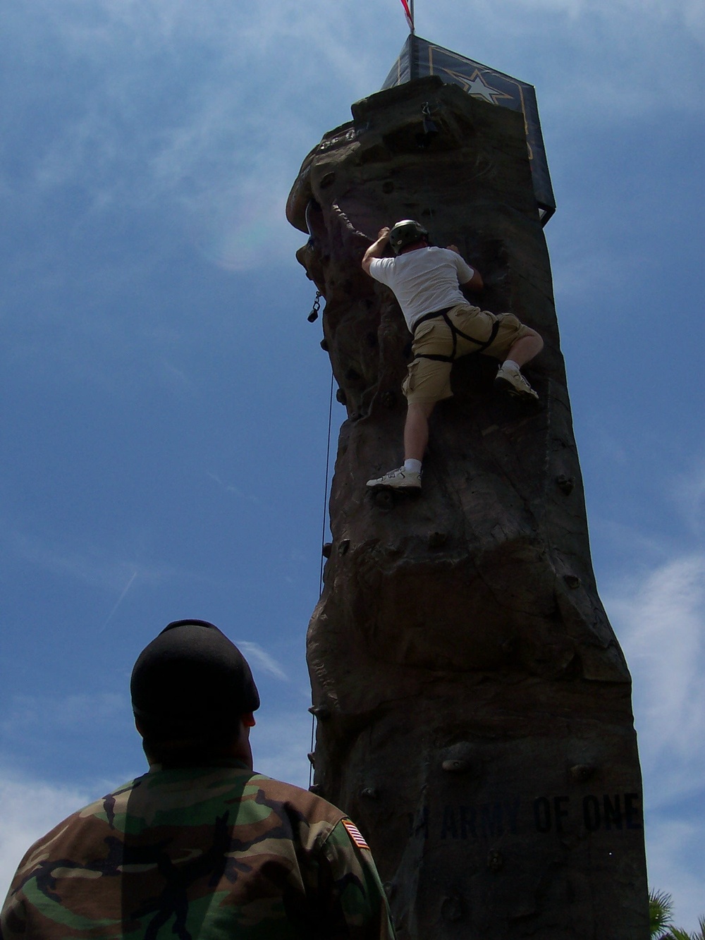 Race Fan Scales Army Rock-Climbing Wall at Pepsi 400