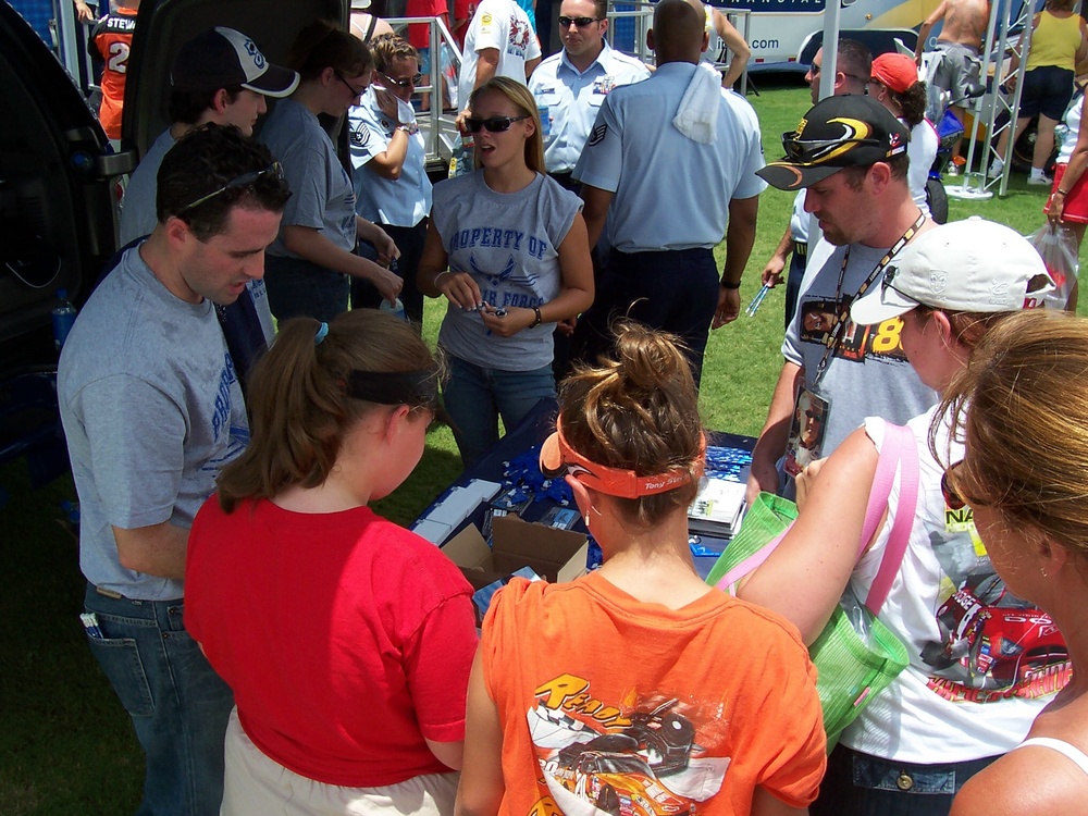 Air Force Recruits NASCAR Fans at Pepsi 400 Event