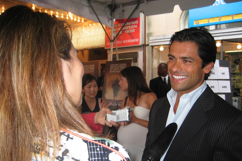 Mark Conseulos Attends Premiere of &quot;The Great Raid&quot;