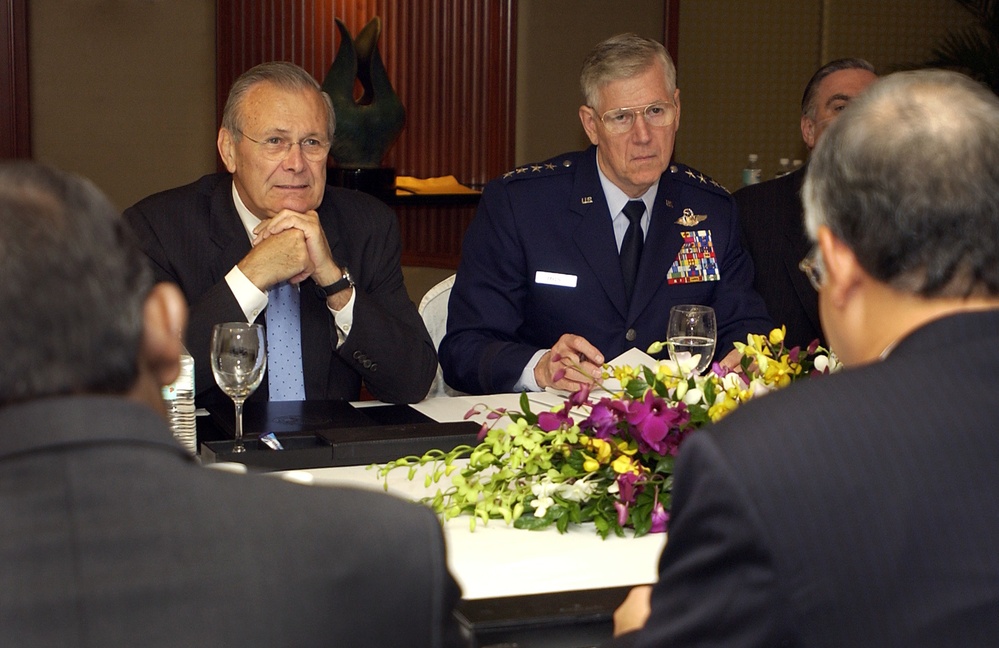 Rumsfeld and Myers Meet with Malaysian Defense Minister in Singapore