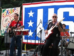 Hungarian Ambassador and Musician Perform at Tribute Concert for Wounded Troops