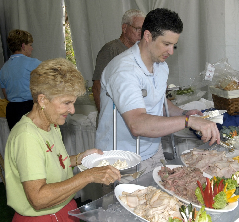 Wounded Soldiers Treated to Day Out at Golf Tournament