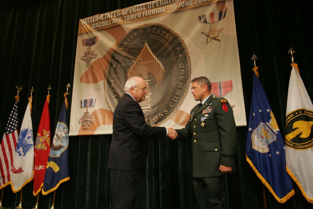 Cheney Honors Army Officer with Distinguished Flying Cross