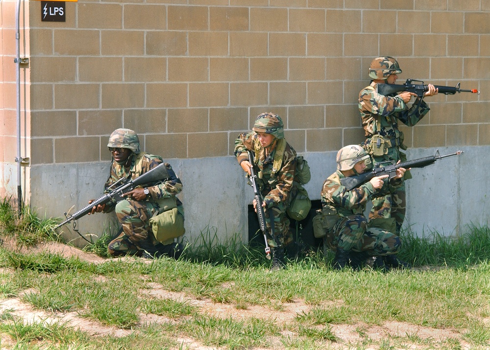 Army MPs Train for Deployment to Iraq, Afghanistan