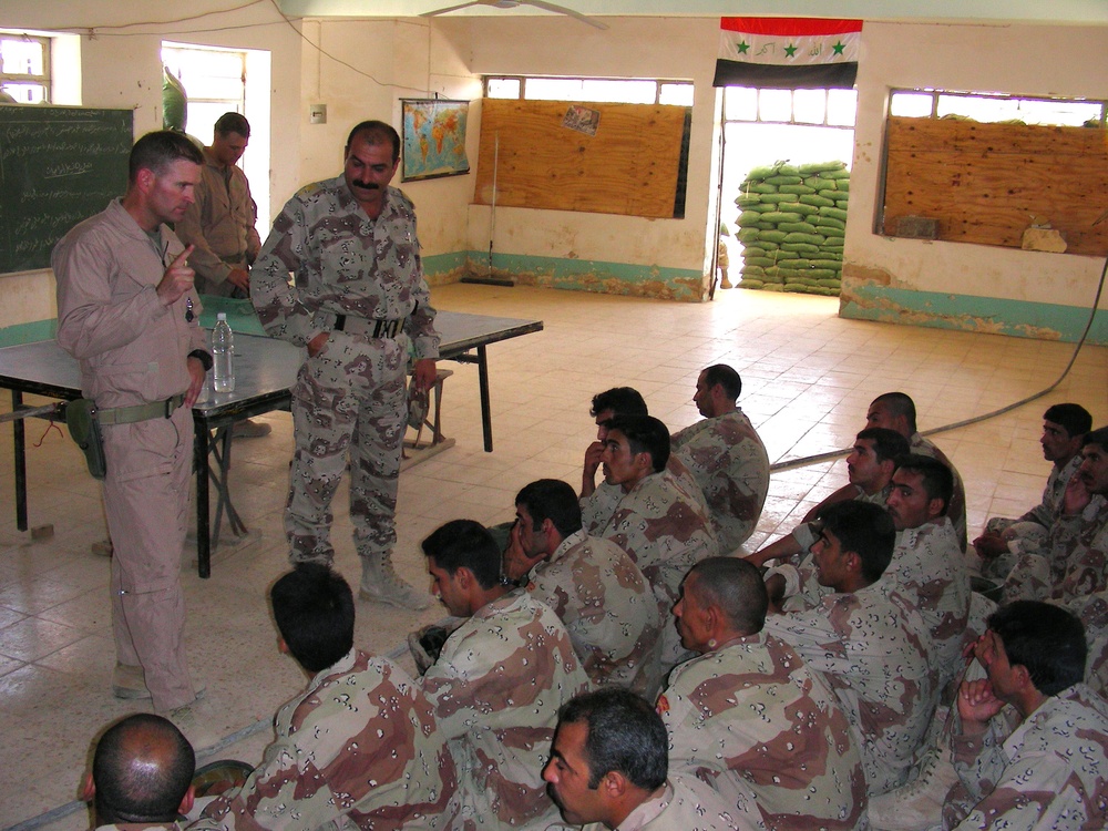 Marine Lt. Col. Trains Iraqi Soldiers in Hit