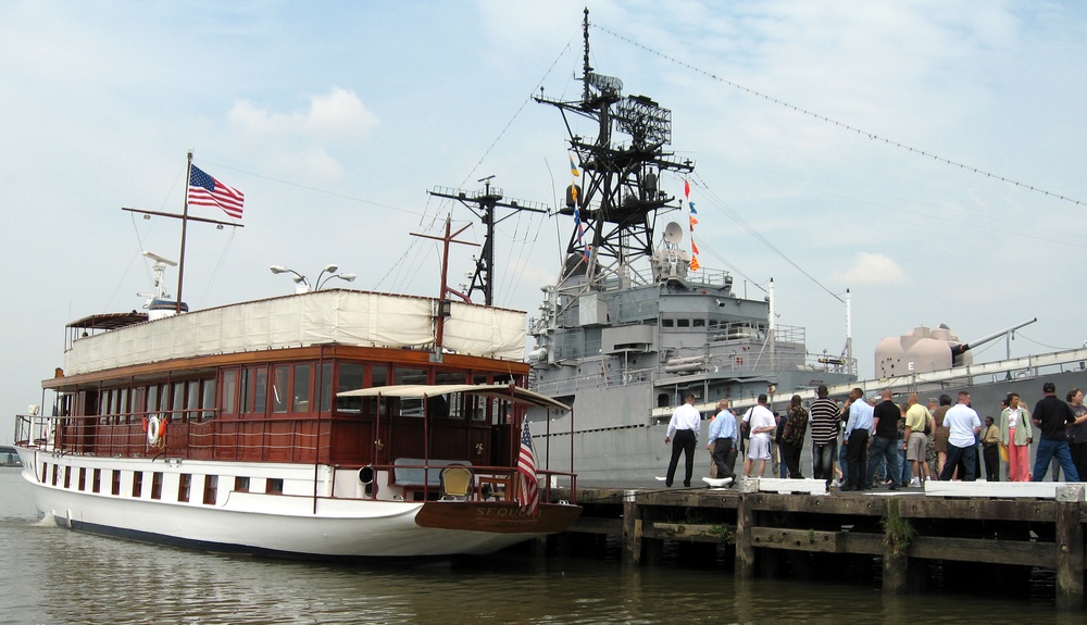 Wounded Troops Enjoy Potomac Cruise on Presidential Yacht