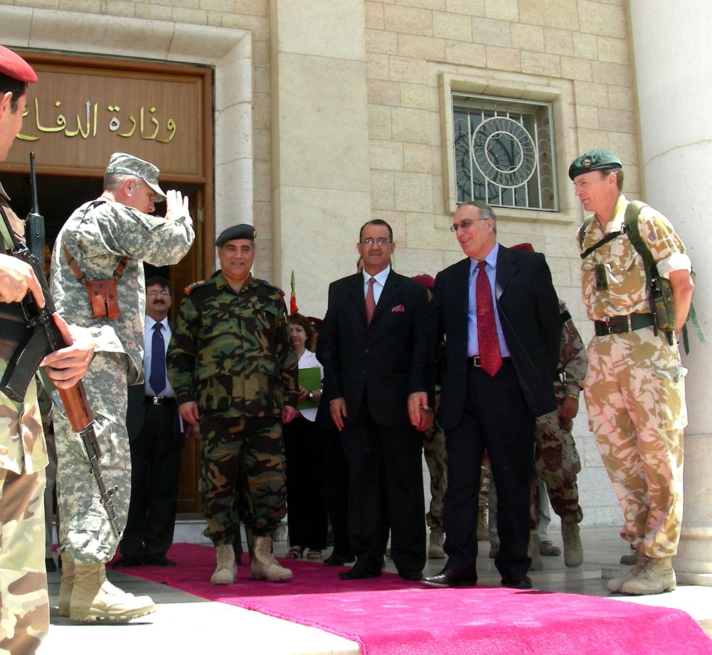 U.S. General Abizaid Meets with New Iraqi Defense Minister