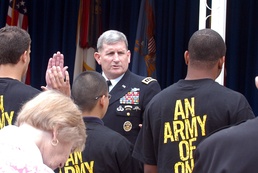 Army Chief Administers Oath to New Recruits at Pentagon Birthday Celebration