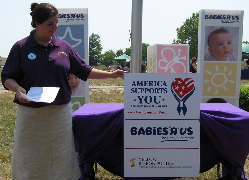 Babies R Us Hosts &quot;Operation Fatherhood&quot; Event to Honor Servicemembers and Families