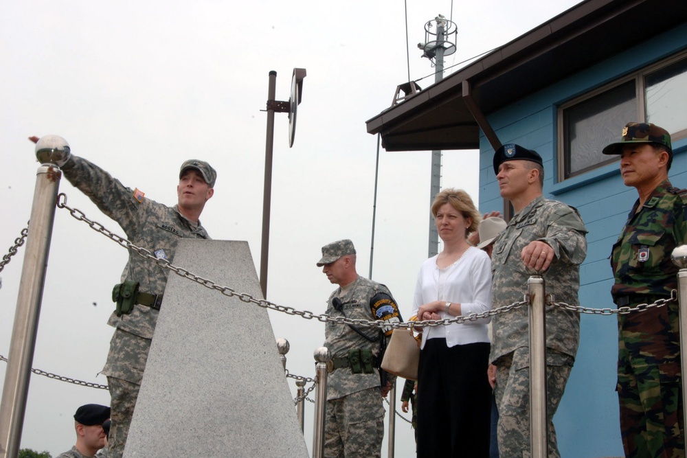 Senior Enlisted Advisor Visits Korean DMZ Checkpoints