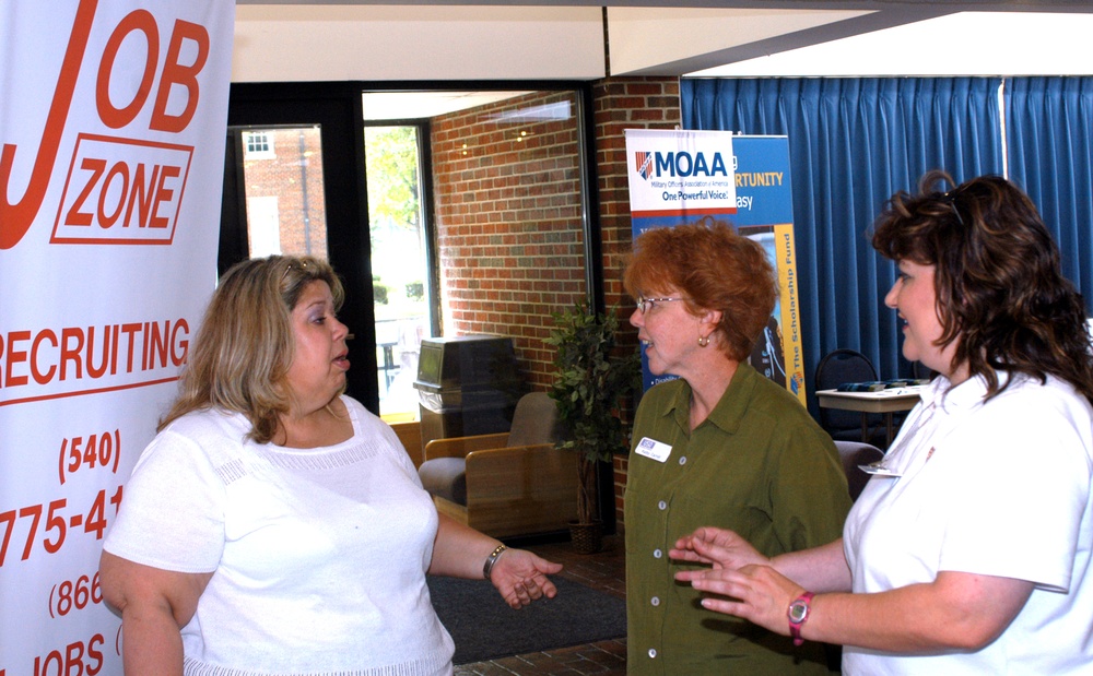 USO Team Organizes Military Spouse Career Expo at Fort Belvoir