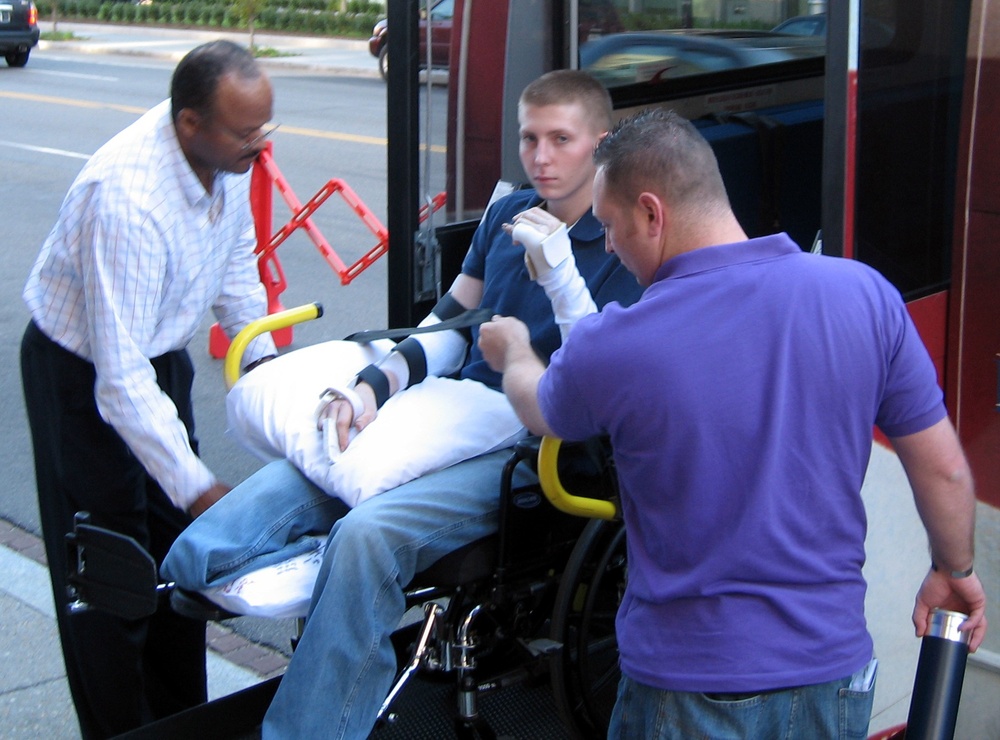 Disabled American Veterans Assist Wounded Servicemember at Final Fran O'Brien's Dinner