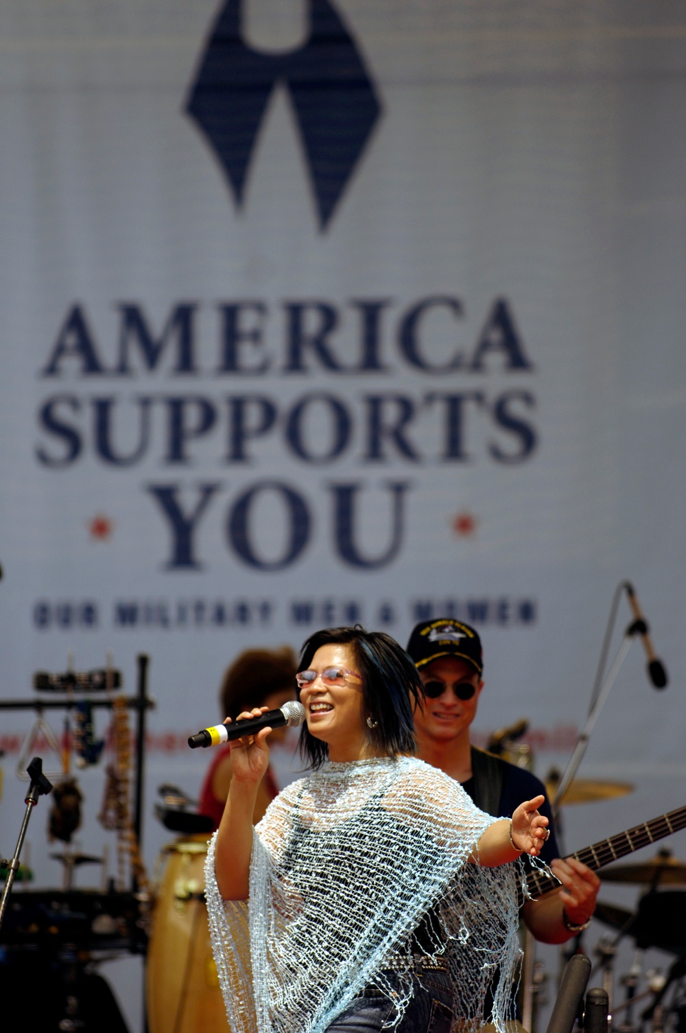 Lt. Dan Band Vocalist Performs at Pentagon in Support of America Supports You Program