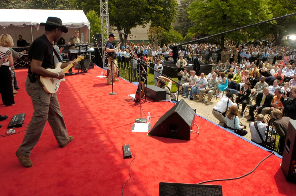 Lt. Dan Band Performs at Pentagon for Military Appreciation Month