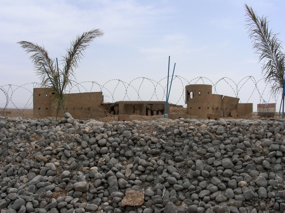 Ruins of Iraqi Border Fort Visible from New Iran-Iraq Trade Crossing