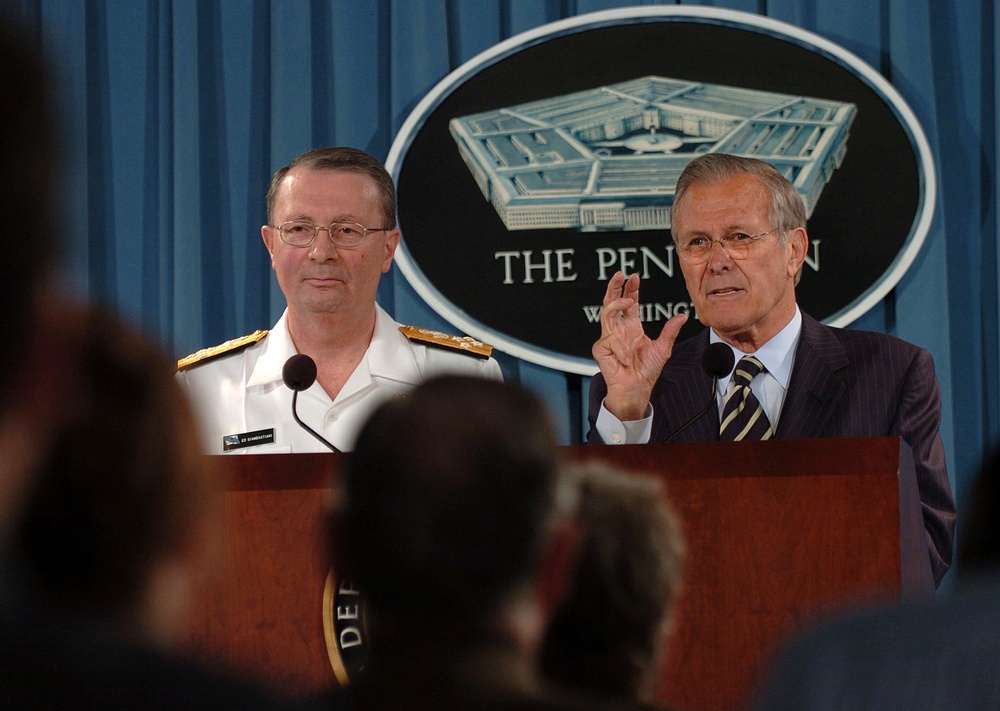Rumsfeld and Giambastiani Address Pentagon Press on Defense Issues