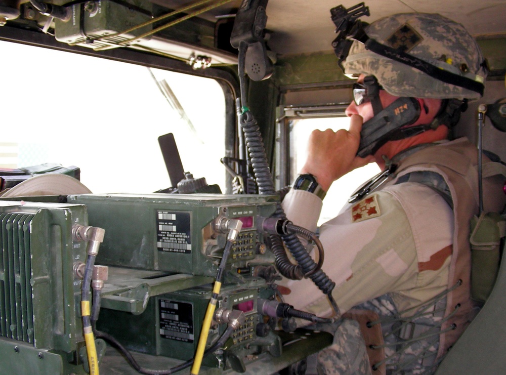 Army Staff Sgt. Leads Presence Patrol in Iraq