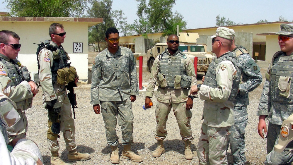Army Staff Sgt. Briefs Team Before Patrol in Iraq