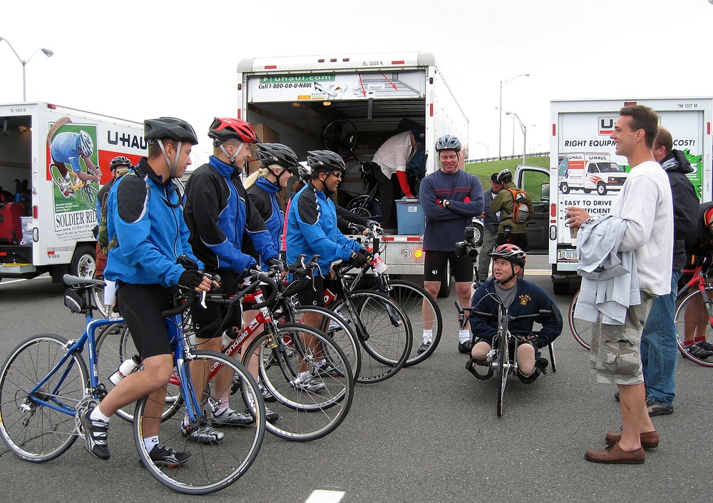 Soldier Ride 2006 Kicks Off Second Leg from Pentagon to Camp Lejeune