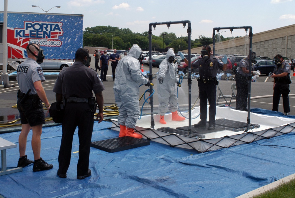 Pentagon Agencies Simulate Anthrax Attack Response in Gallant Fox Exercise