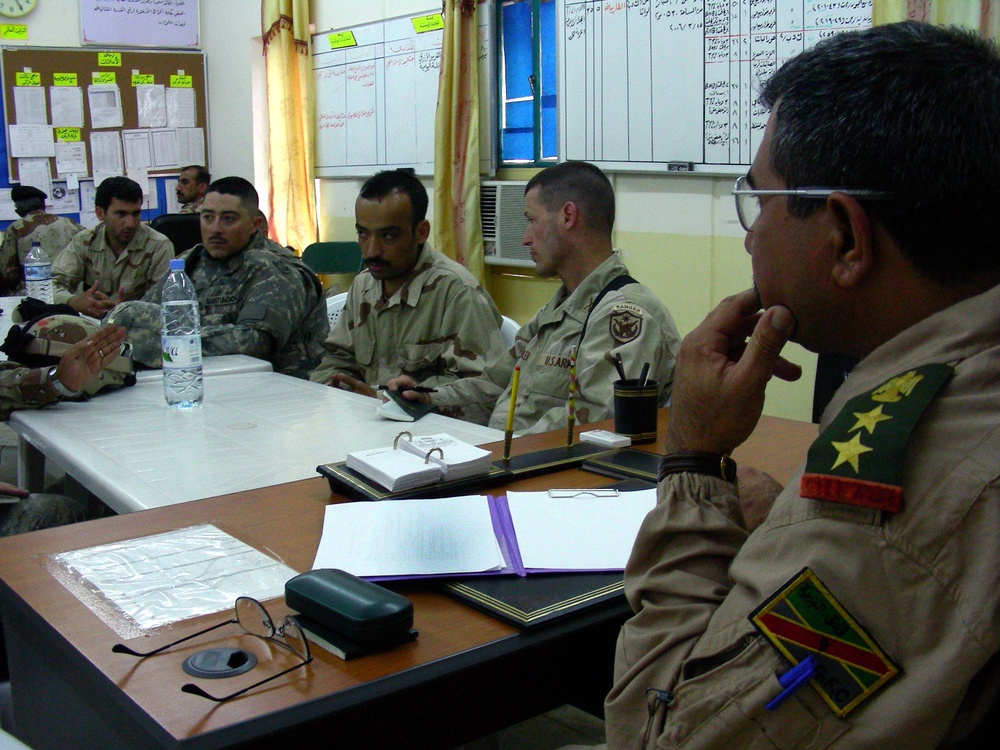 Iraqi Army Officer Meets with Local Sheikh Near Taji