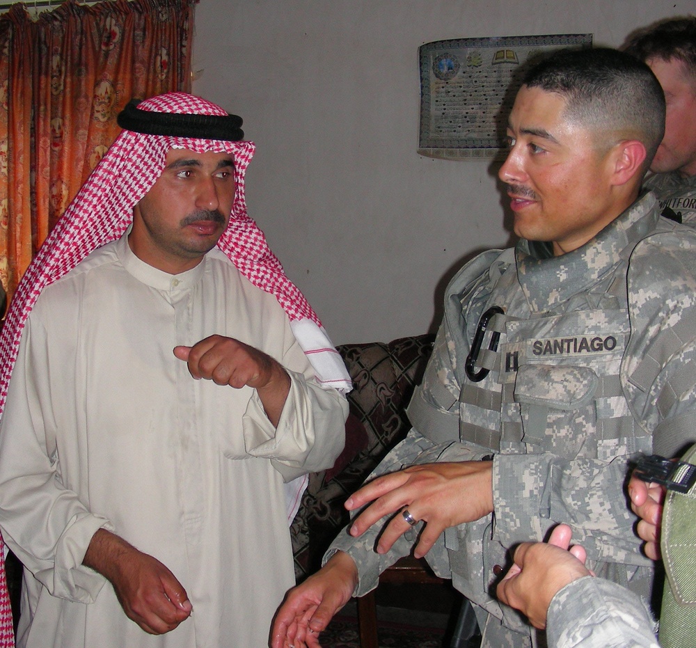 Army Captain Meets with Iraqi Sheikhs to Discuss Regional Security
