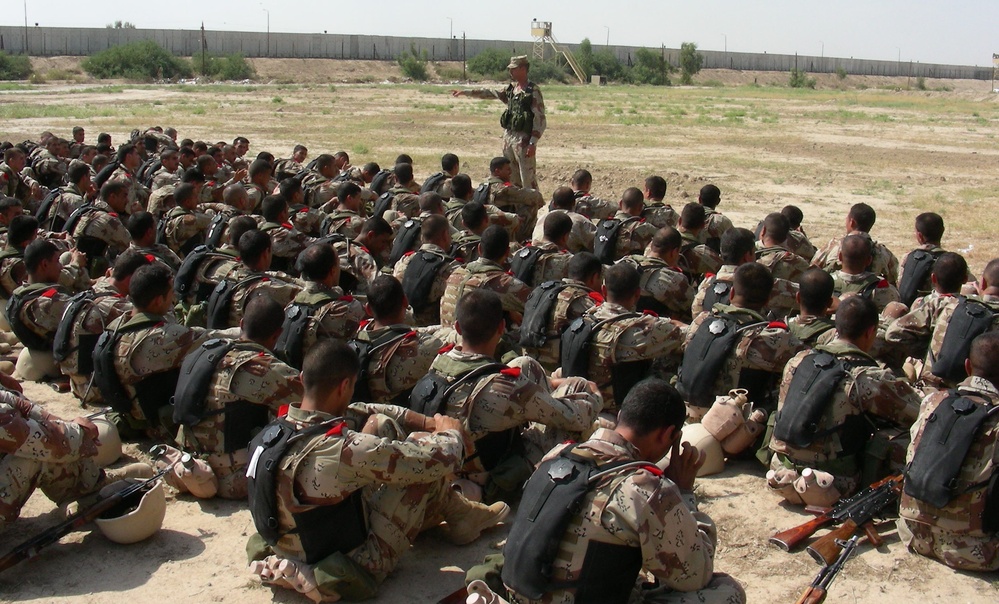 Iraqi Military Cadets Train at Rustamiyah Academy