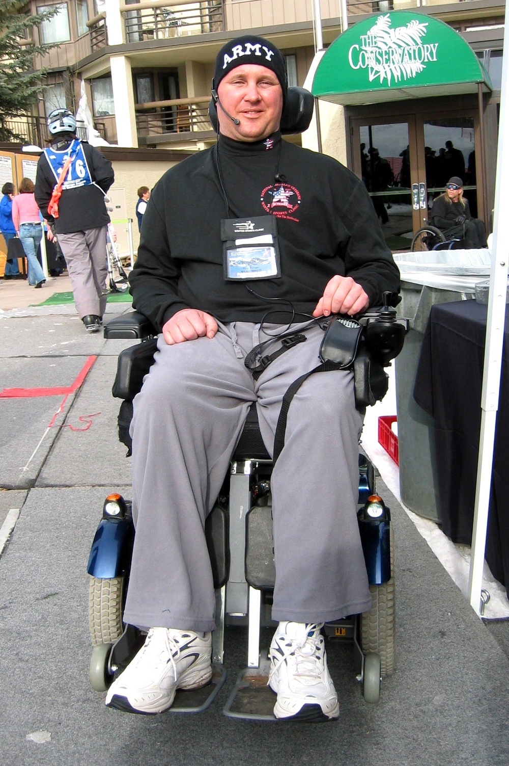 Injured Soldier Hits the Slopes Again