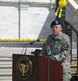 Army Reserve Chief Speaks at Capitol Re-enlistment Ceremony